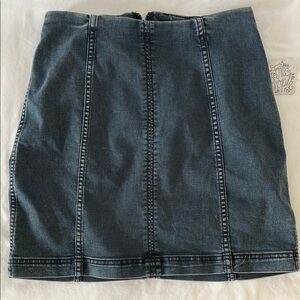 New Free People Women's Size 6 Denim Skirt Blue Zip Back Jean Mini Skirt
